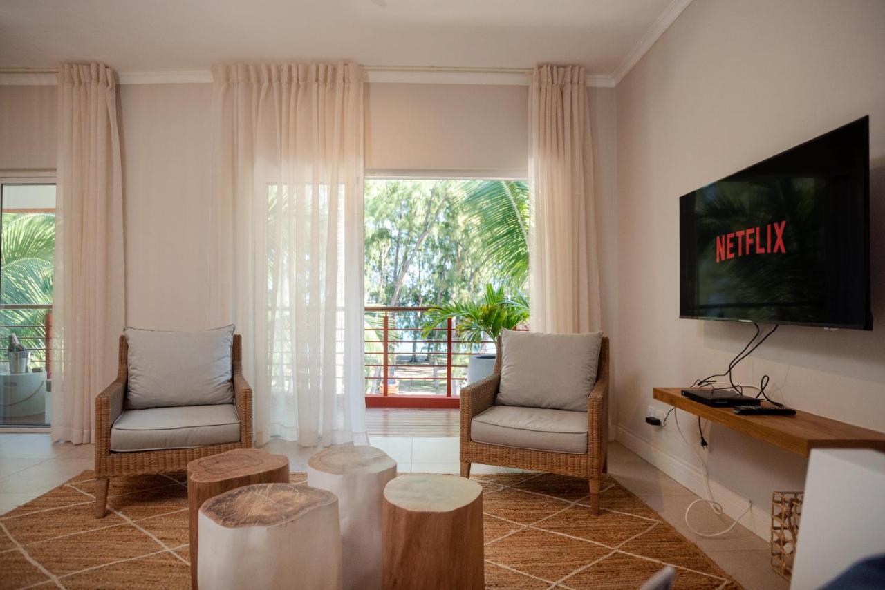 Blue Coral Beachfront Penthouse Flic en Flac Exterior foto