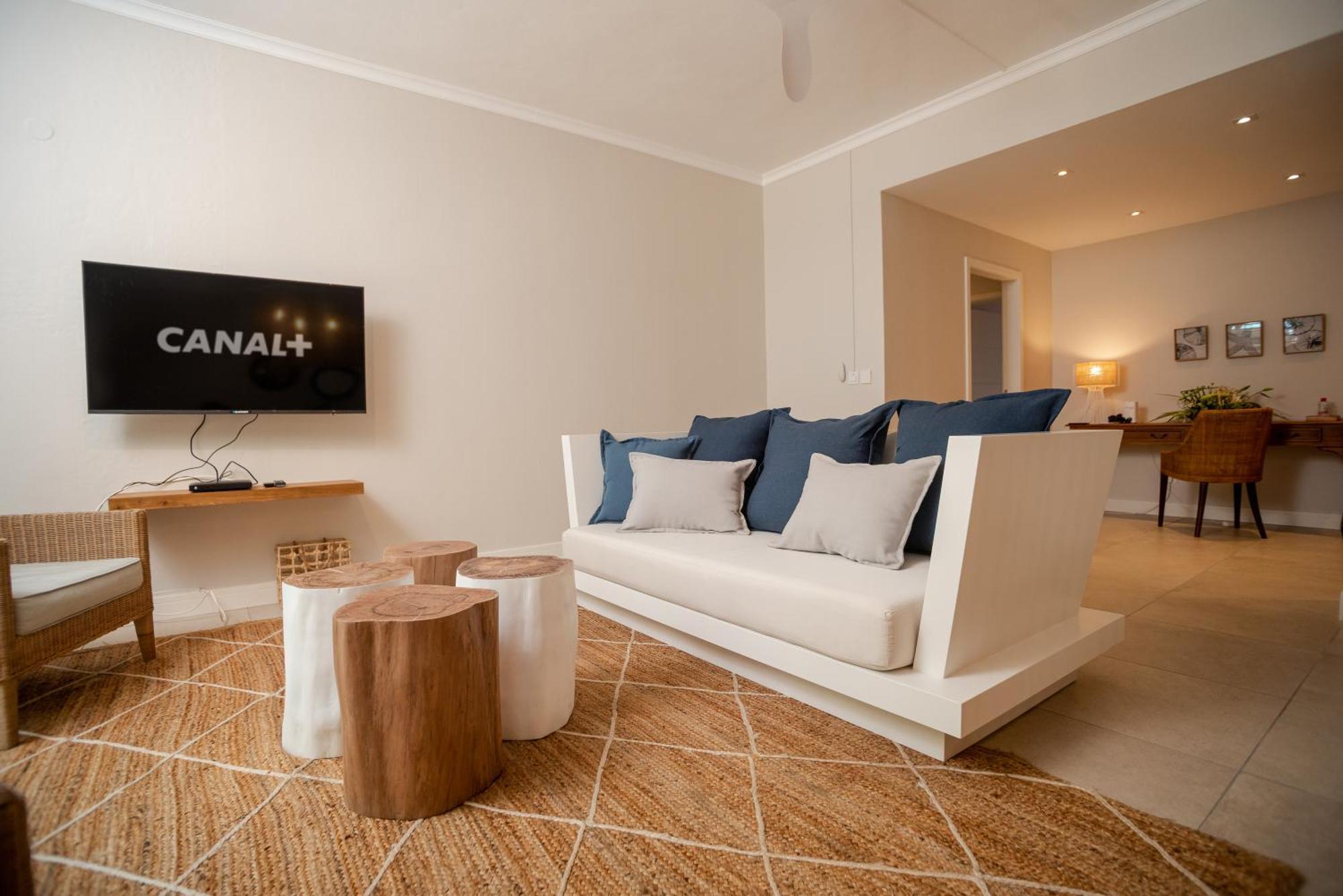 Blue Coral Beachfront Penthouse Flic en Flac Exterior foto