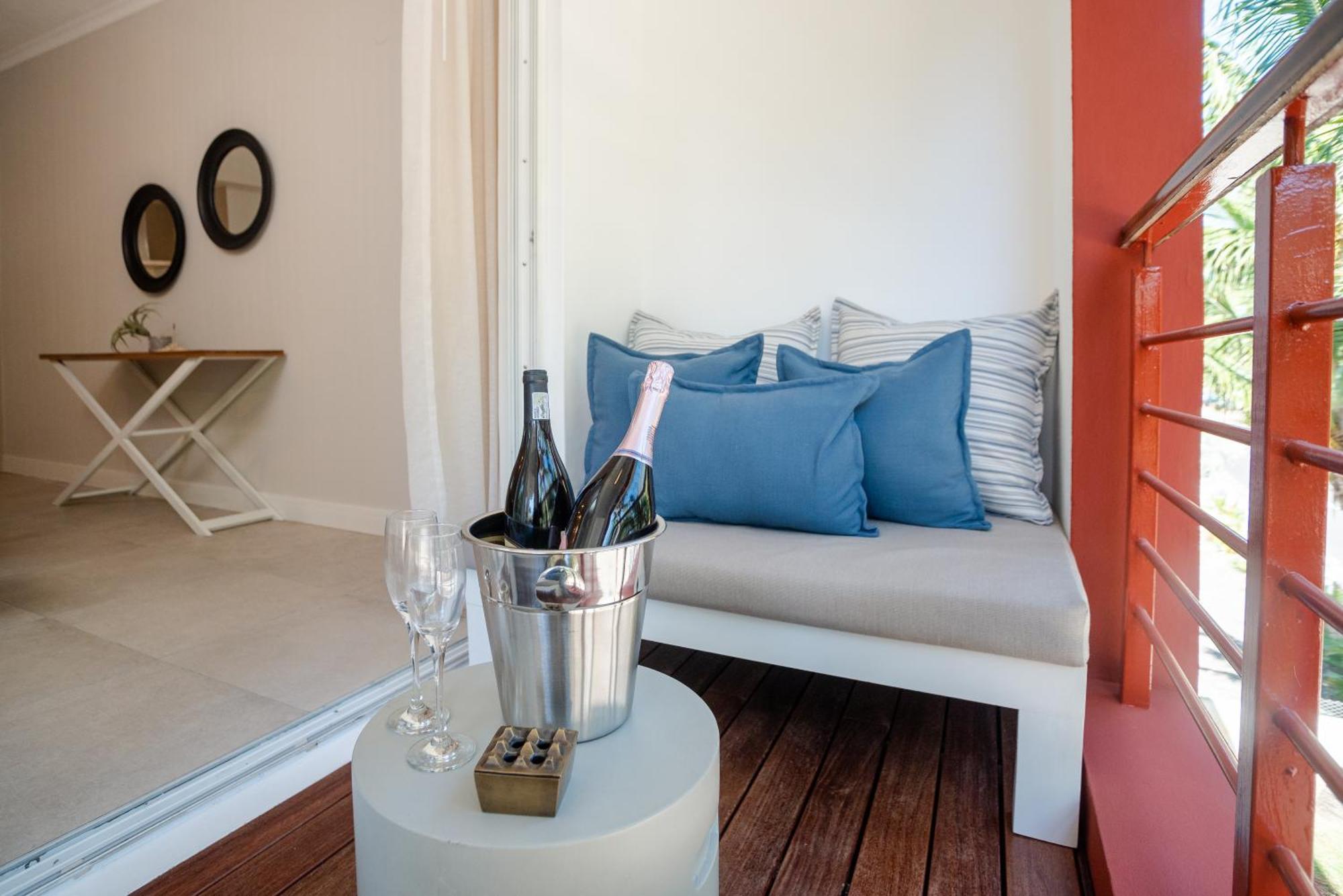 Blue Coral Beachfront Penthouse Flic en Flac Exterior foto